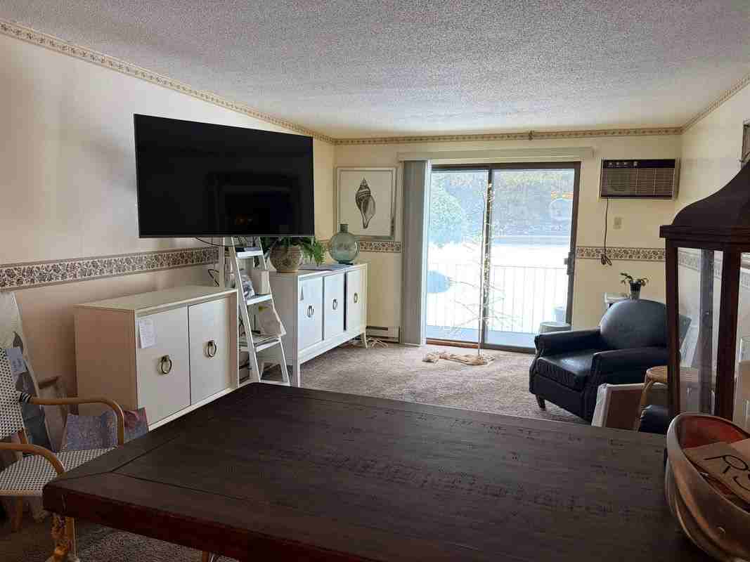 467 High St ##6 - Photo 3 of 18