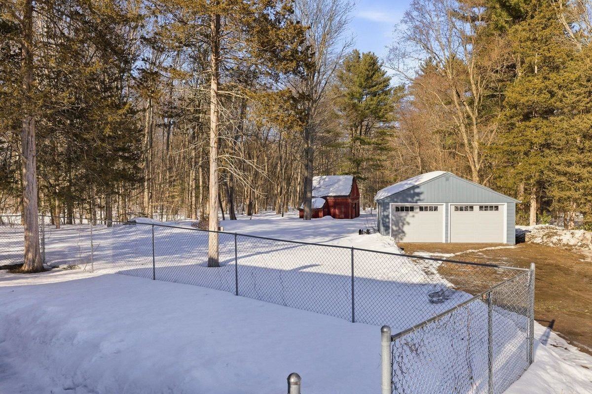 29 Lovell Rd - Photo 2 of 34