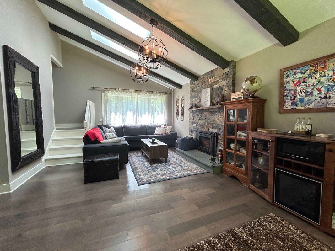 13 Deer St - Photo 4 of 16