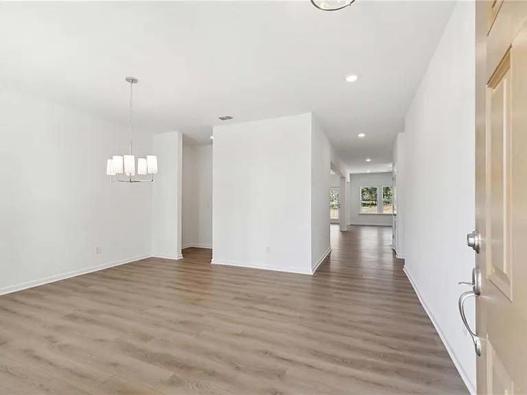 350 Foxhill Dr - Photo 4 of 49