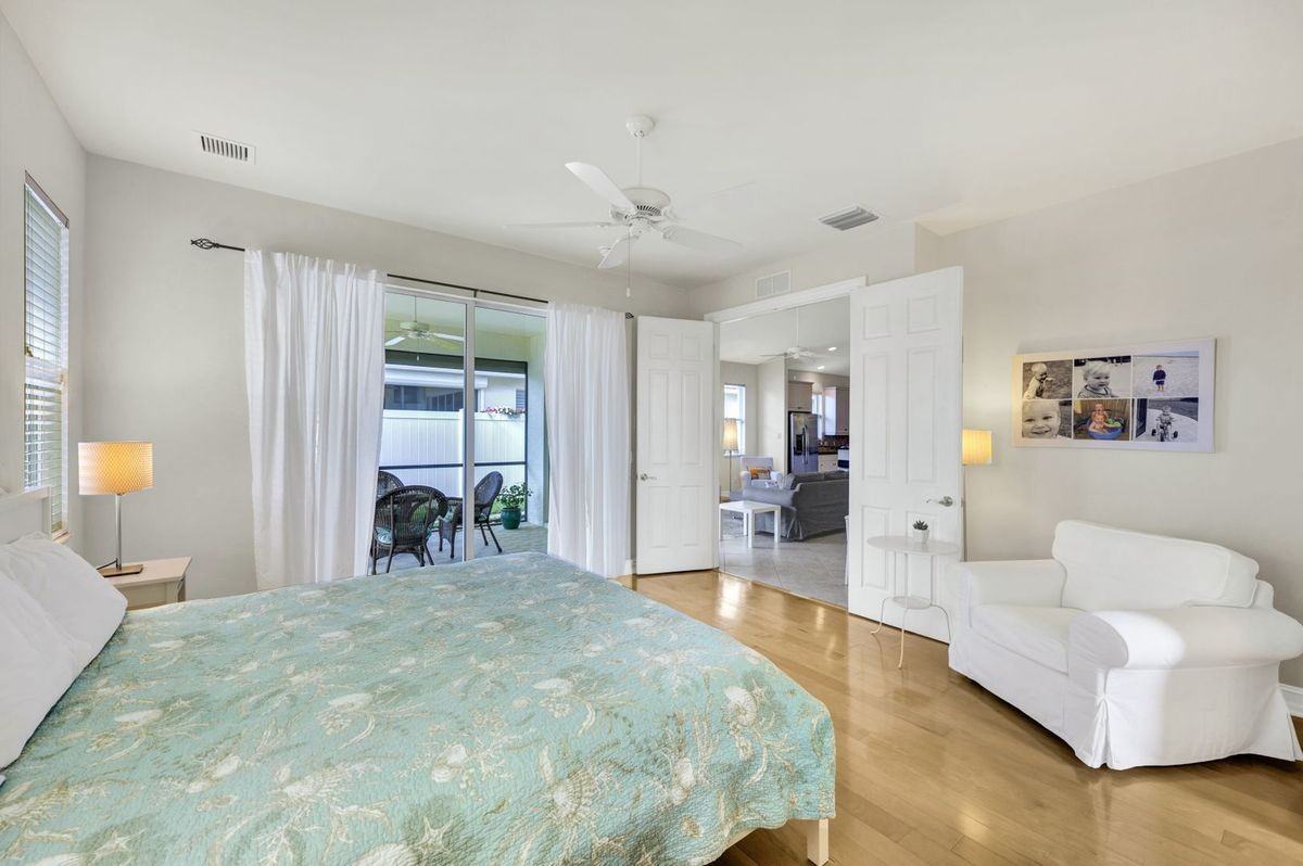 684 98th Ave N - Photo 2 of 28