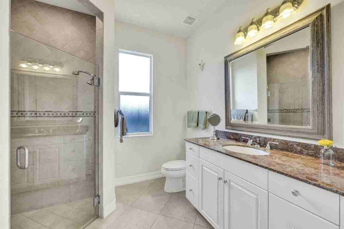 684 98th Ave N - Photo 3 of 28