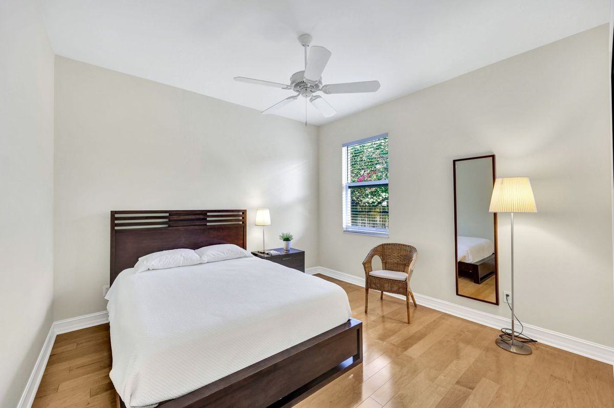 684 98th Ave N - Photo 4 of 28