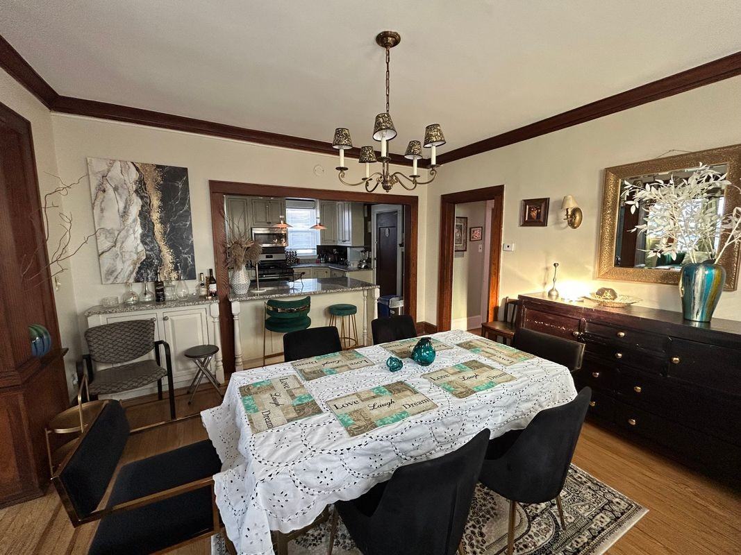 84 Crawford St - Photo 3 of 4