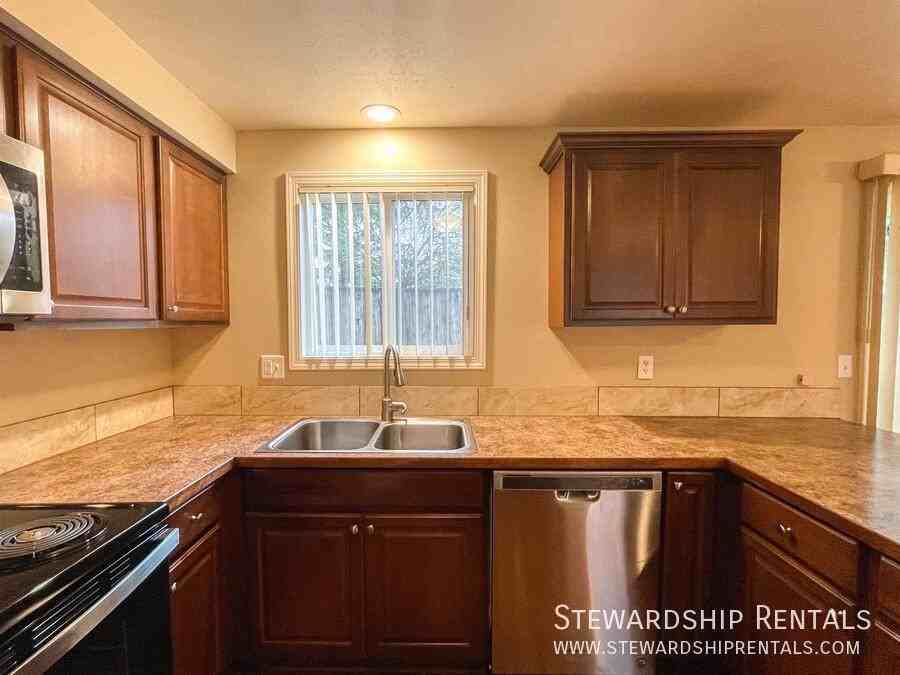 723 W Quinalt St - Photo 7 of 22