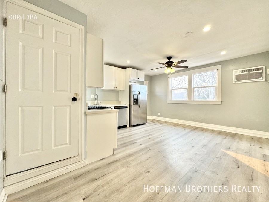 2360 W Washington Blvd #4 - Photo 2 of 10