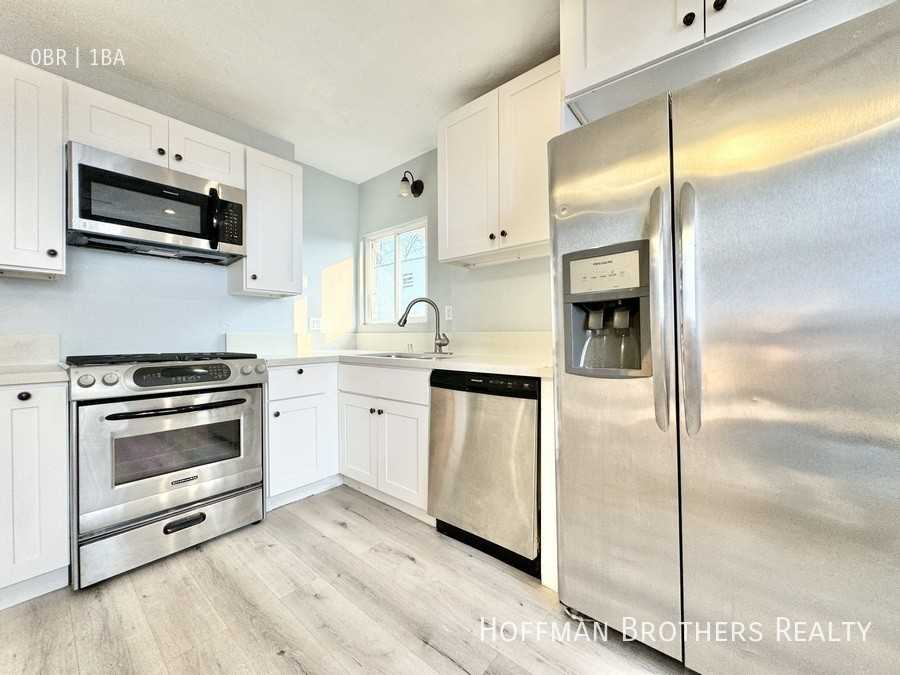 2360 W Washington Blvd #4 - Photo 3 of 10