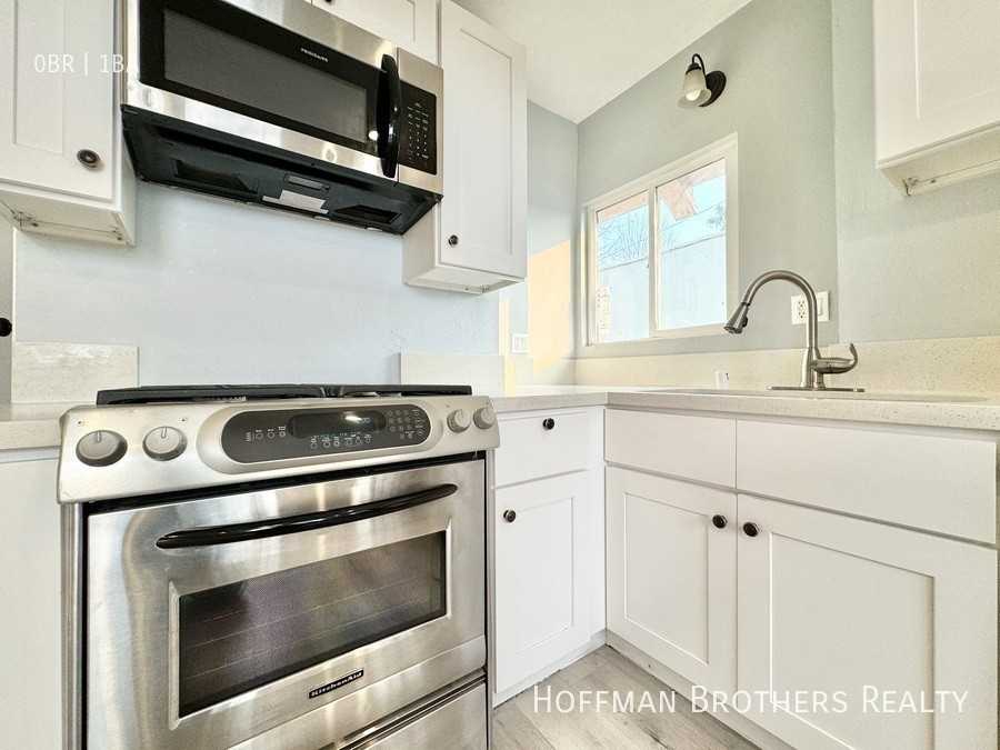 2360 W Washington Blvd #4 - Photo 4 of 10