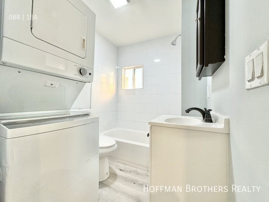 2360 W Washington Blvd #4 - Photo 7 of 10