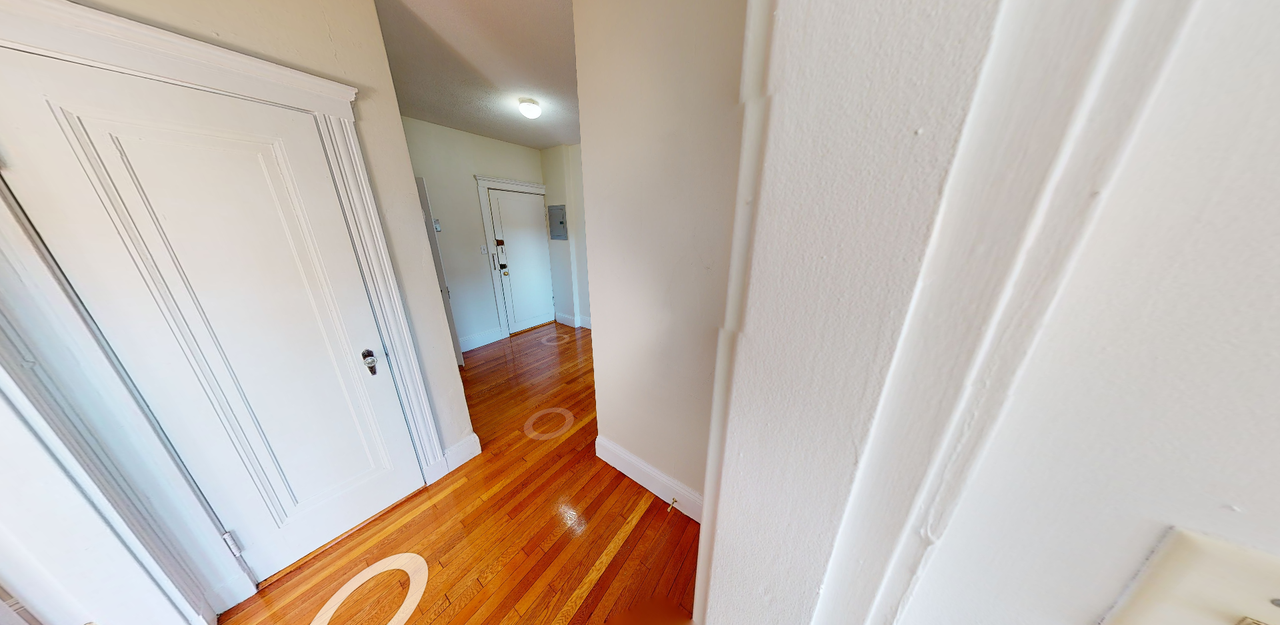 110 Washington Street - Photo 4 of 7