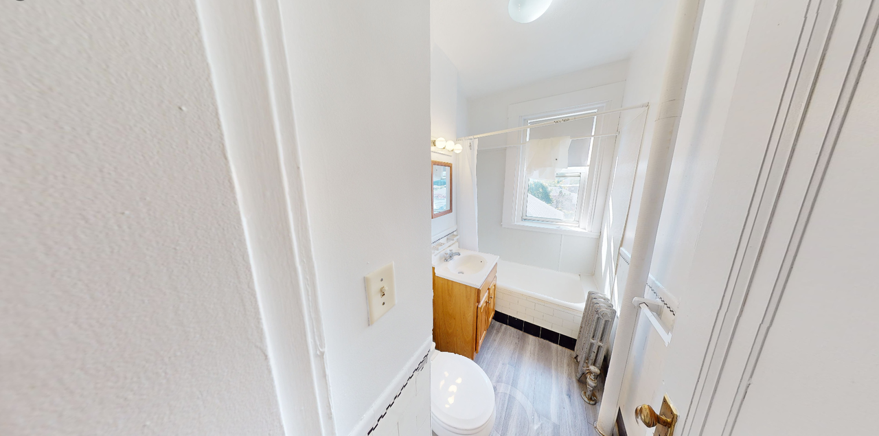 110 Washington Street - Photo 5 of 7