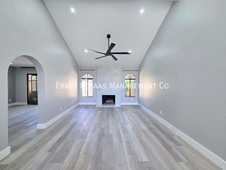 16810 Picadilly Ln - Photo 4 of 31