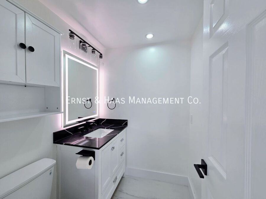 16810 Picadilly Ln - Photo 6 of 31