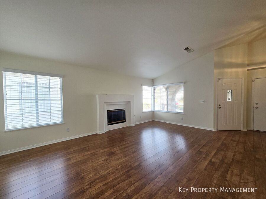 1825 Imperial Cup Dr - Photo 6 of 27