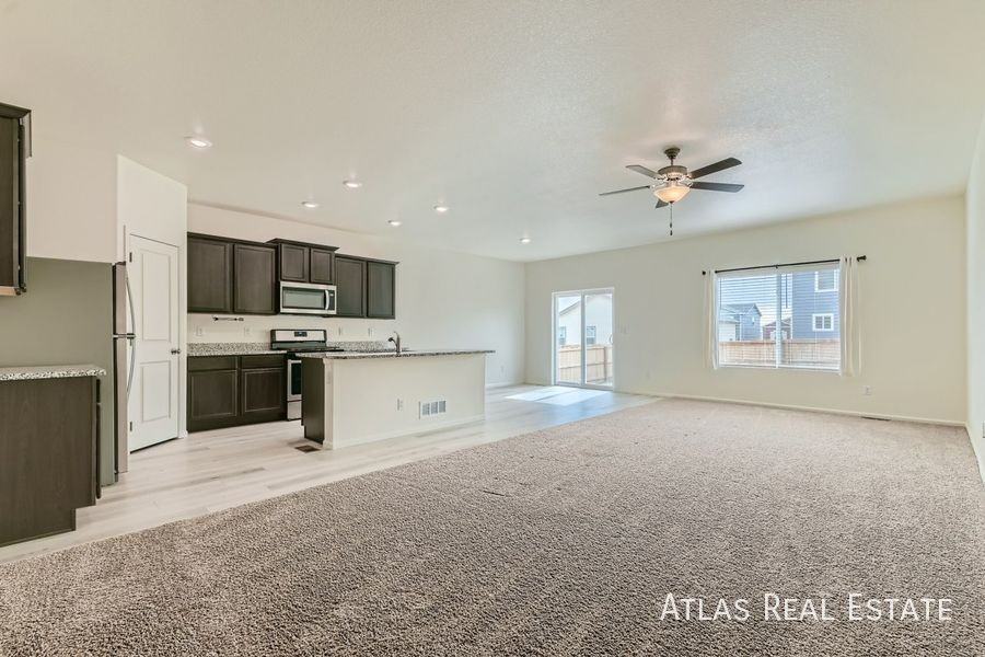 987 Cascade Falls St - Photo 3 of 16