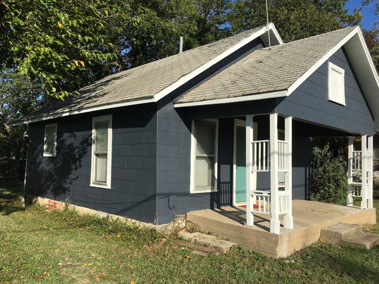 417 N Linwood Ave - Photo 2 of 17