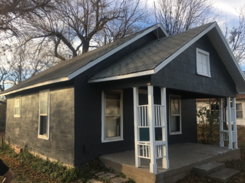 417 N Linwood Ave - Photo 4 of 17