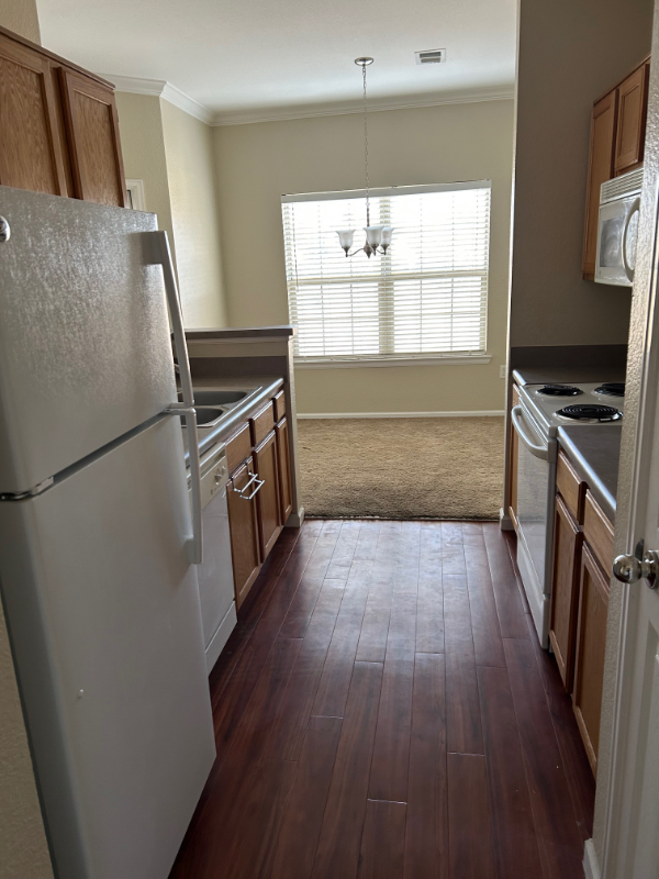 5620 Fossil Creek Pkwy #4-208 - Photo 3 of 9