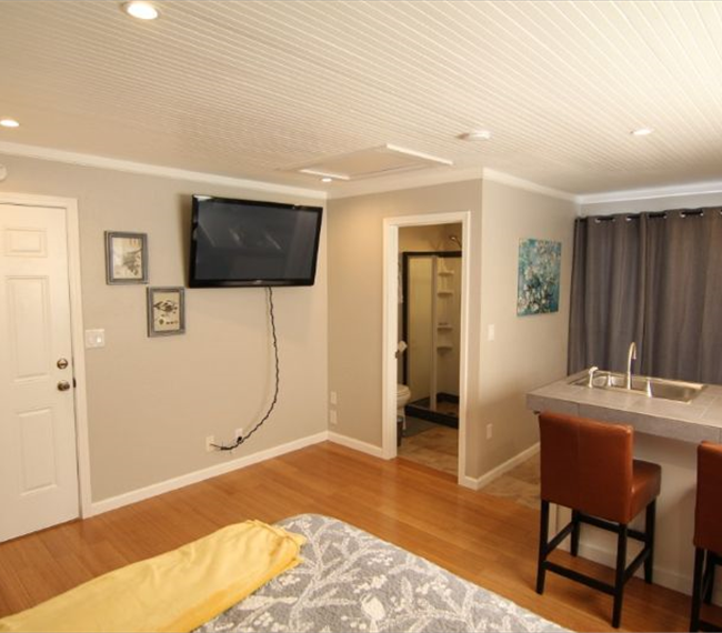 1559B Willis St - Photo 4 of 14