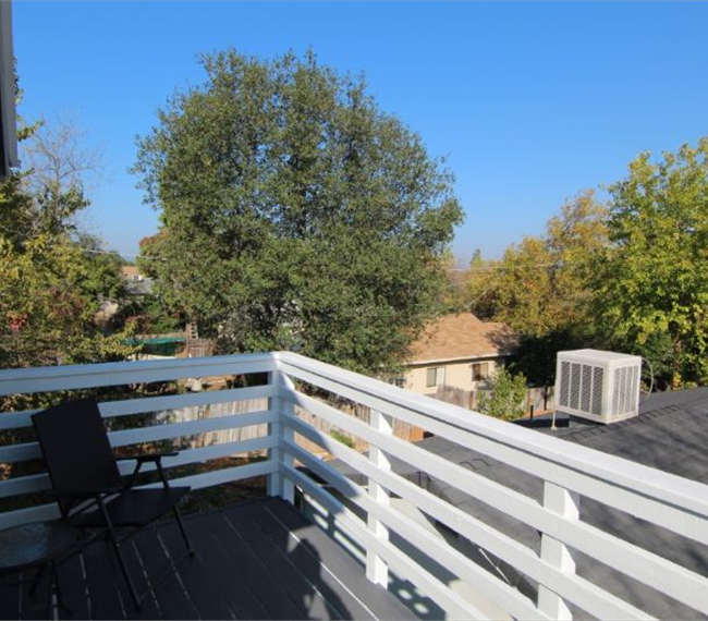 1559B Willis St - Photo 6 of 14