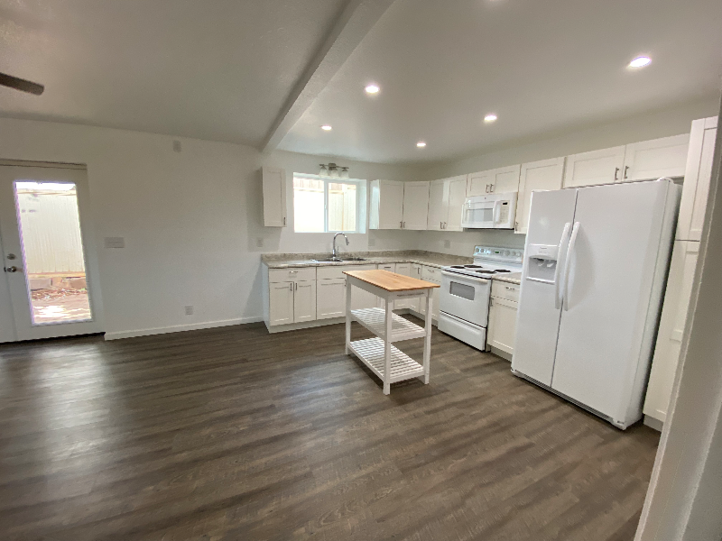 243 N Opio Pl - Photo 3 of 8