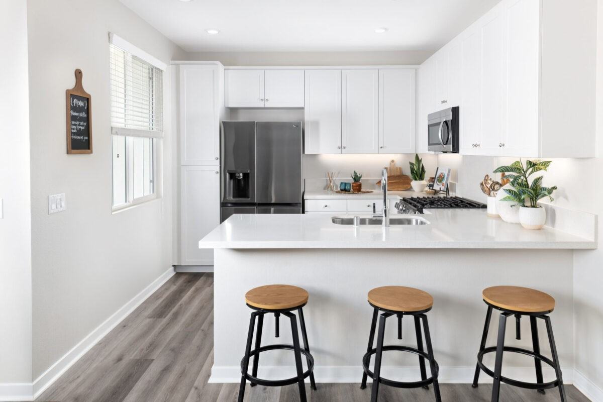 31628 Hans Dr - Photo 4 of 50