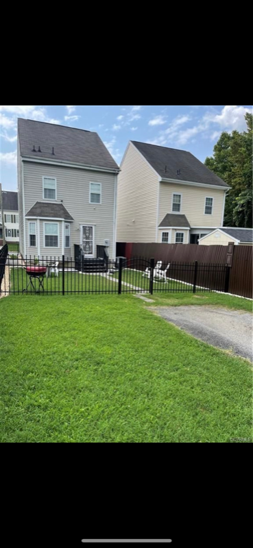 1915 Porter St - Photo 5 of 14