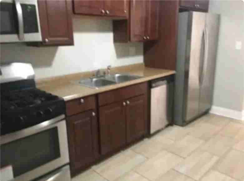 2621 W 79th St #2A - Photo 3 of 15