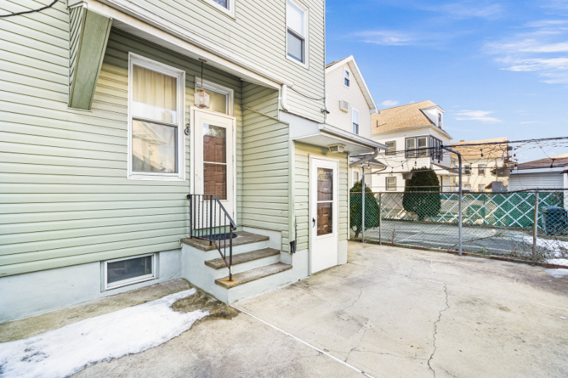 231 Ripley Pl #1 - Photo 4 of 10