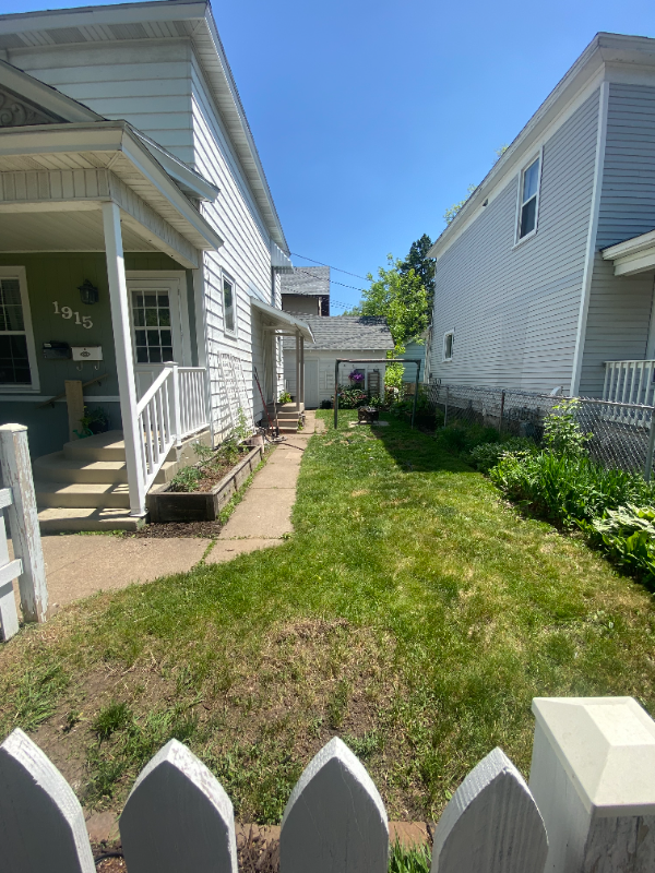 1915 1/2 N 3rd St - Photo 4 of 9