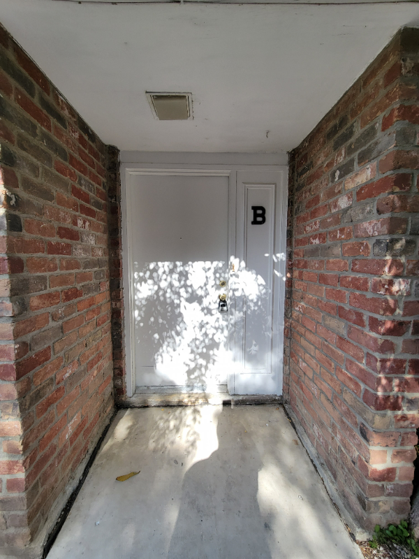 203 Sprucewood Ln #B - Photo 2 of 6