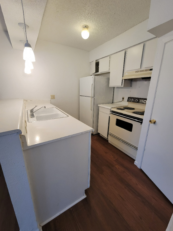 207 Sprucewood Ln #D - Photo 4 of 7