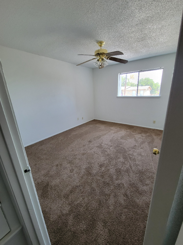 207 Sprucewood Ln #D - Photo 5 of 7