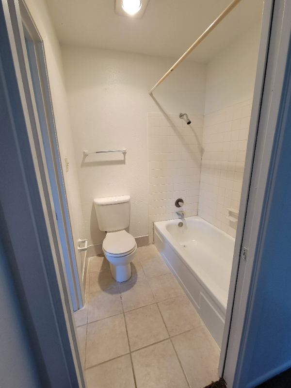 207 Sprucewood Ln #D - Photo 7 of 7