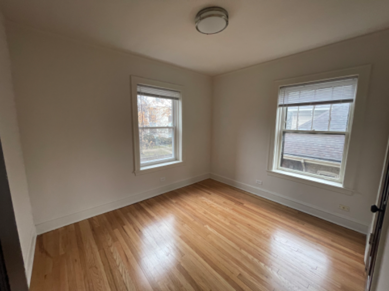 7252 N Hamilton Ave - Photo 4 of 12