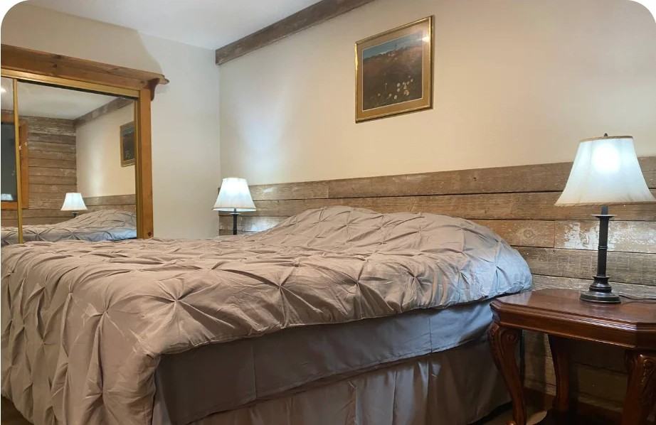 472 Freear Dr - Photo 4 of 16