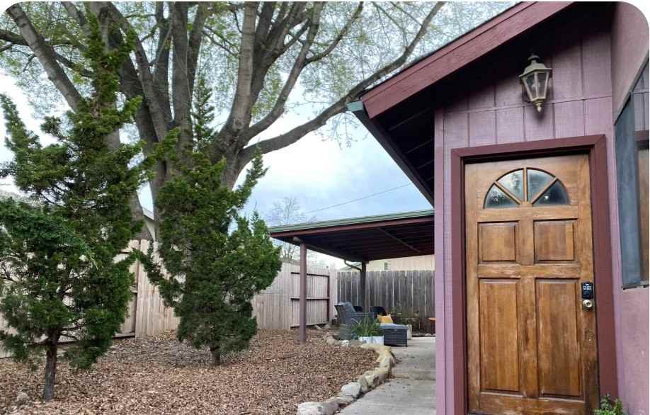 472 Freear Dr - Photo 5 of 16