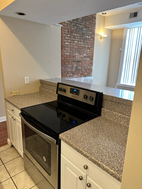 2348 Rutger St #B - Photo 6 of 19