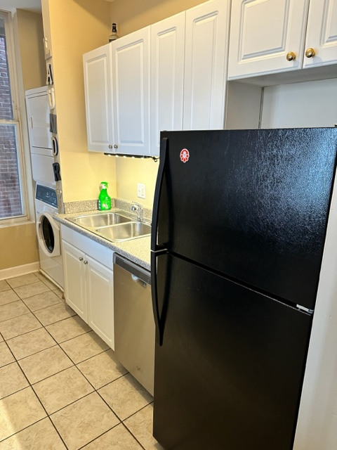 2348 Rutger St #B - Photo 7 of 19