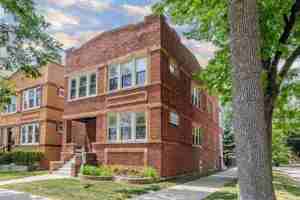 featured image of 6018 N Melvina Ave #2