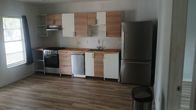 205 N 21st St - Photo 3 of 11