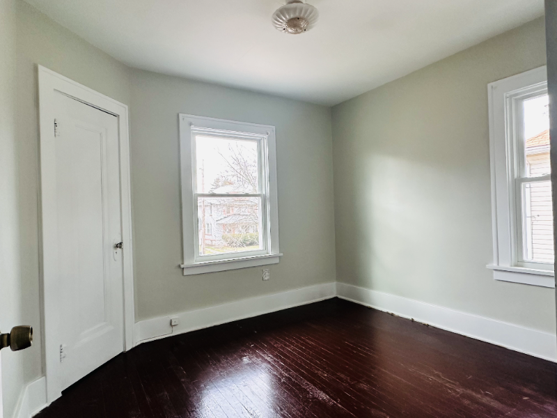 839 N Howard St - Photo 4 of 14