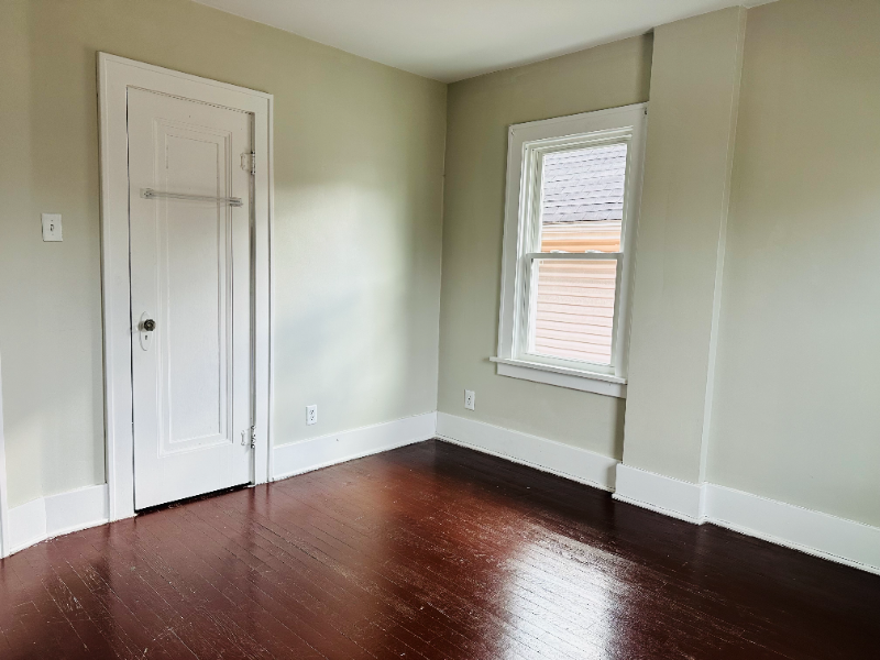 839 N Howard St - Photo 5 of 14