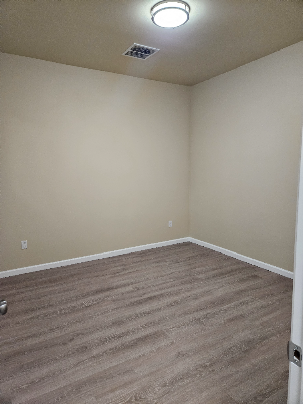 180 S Lehua St - Photo 4 of 8