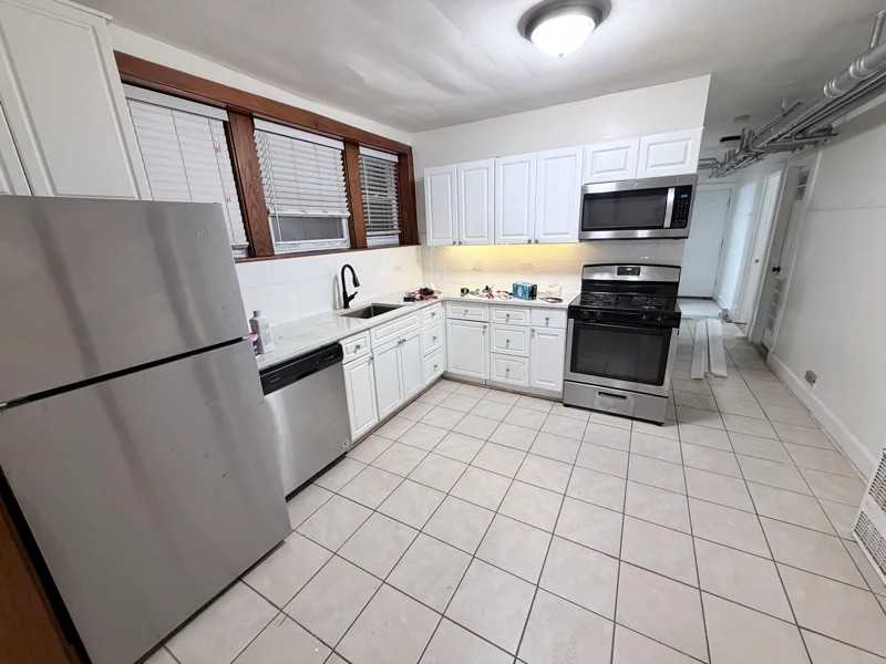 3414 N Ridgeway Ave #G - Photo 3 of 7