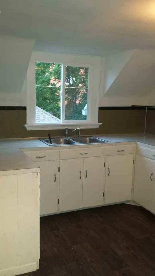 1134 S Grand Ave #2 - Photo 3 of 15