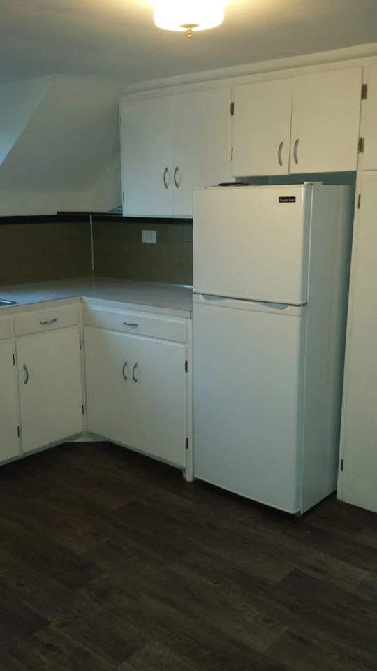 1134 S Grand Ave #2 - Photo 6 of 15