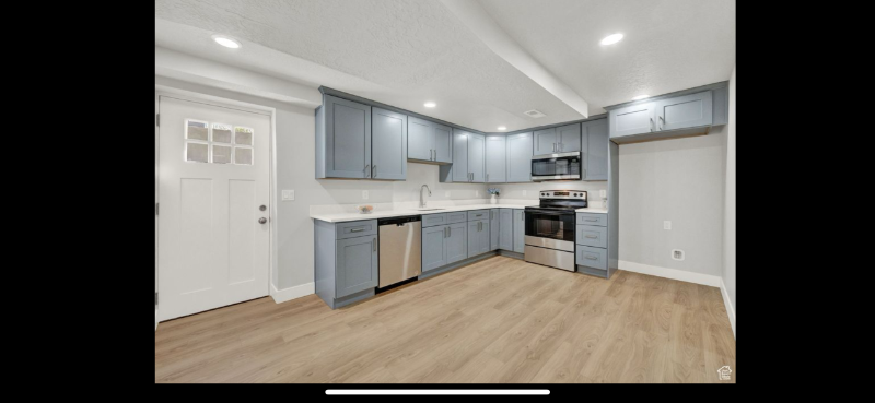 1140 En - Photo 2 of 12