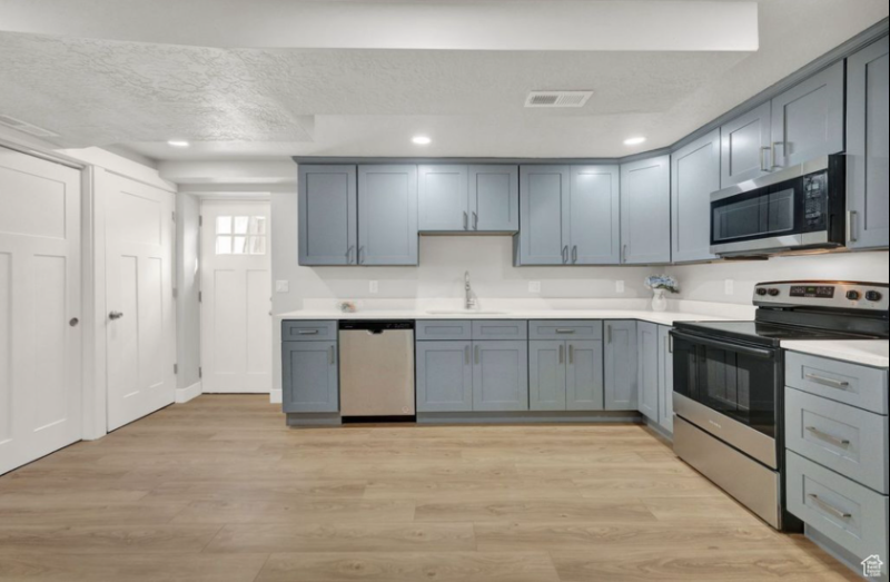 1140 En - Photo 3 of 12