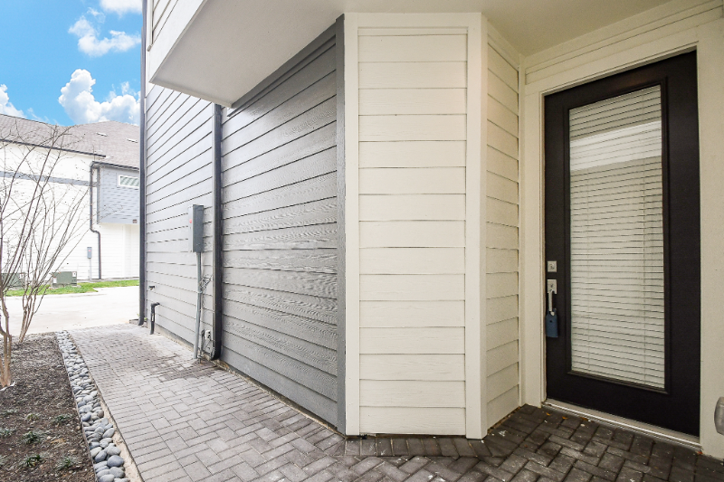 2307 Warhol Way - Photo 2 of 19